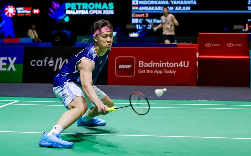 Australian Open Woes Continue for Lee Zii Jia as Justin Hoh Keeps Malaysian Challenge Alive