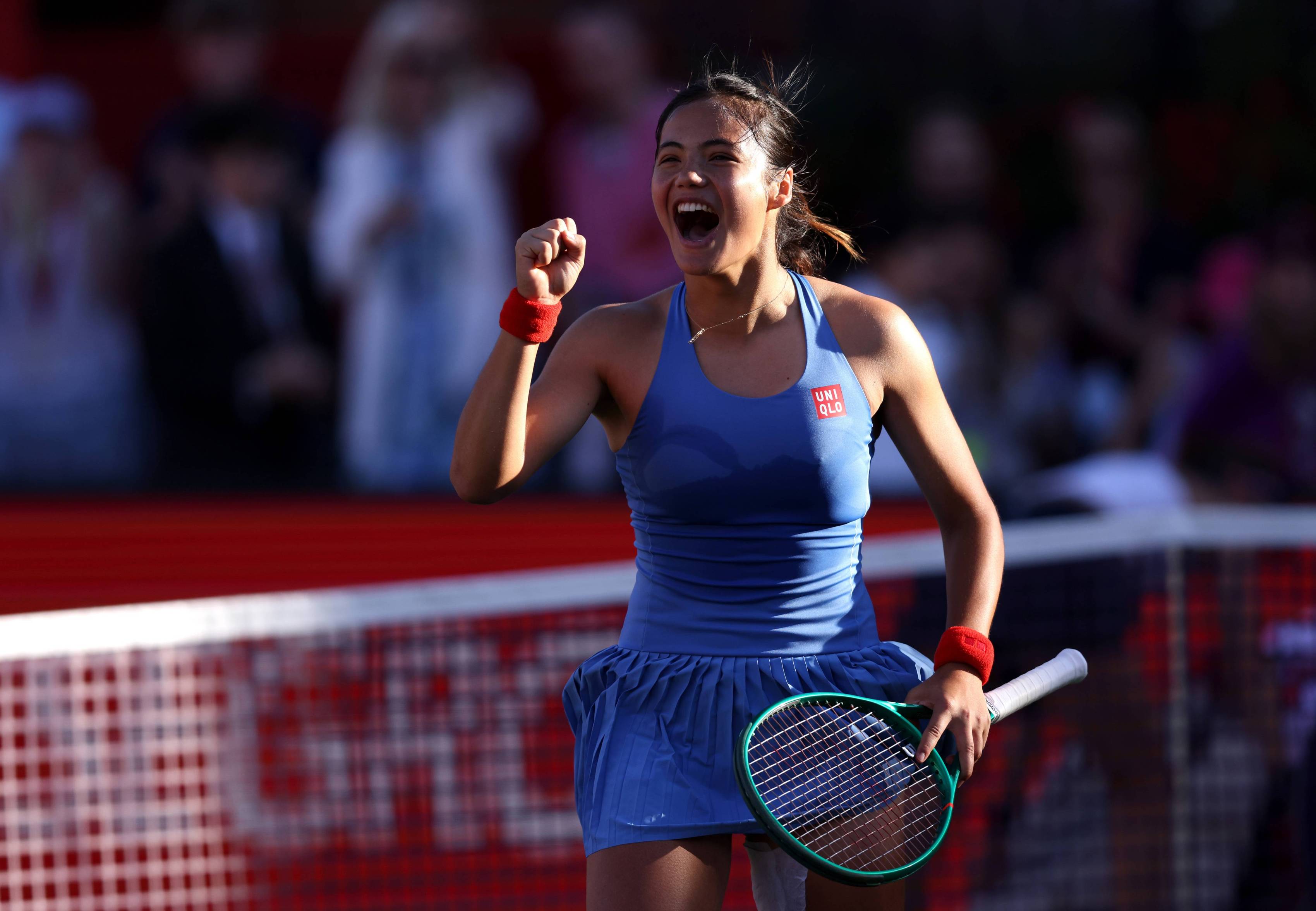Raducanu Falls Short in Queen's Final, but Grass-Court Revival Offers Wimbledon Hope