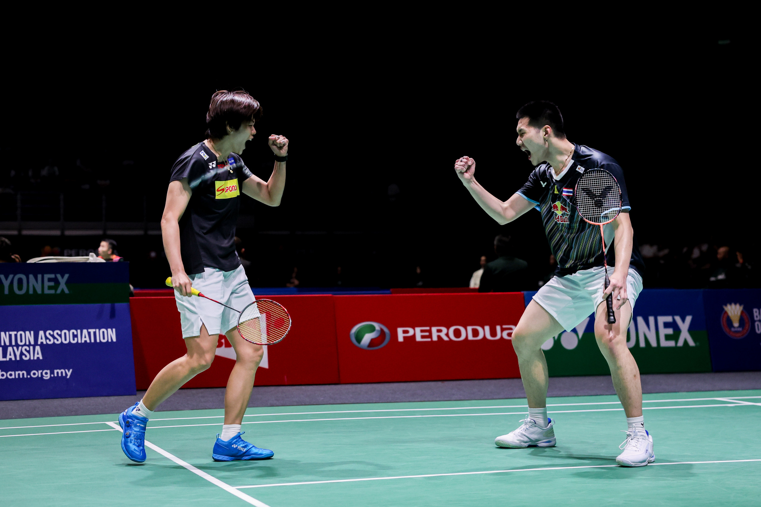 Watanabe, Sapsiree Reunite with New Partners at World Championships