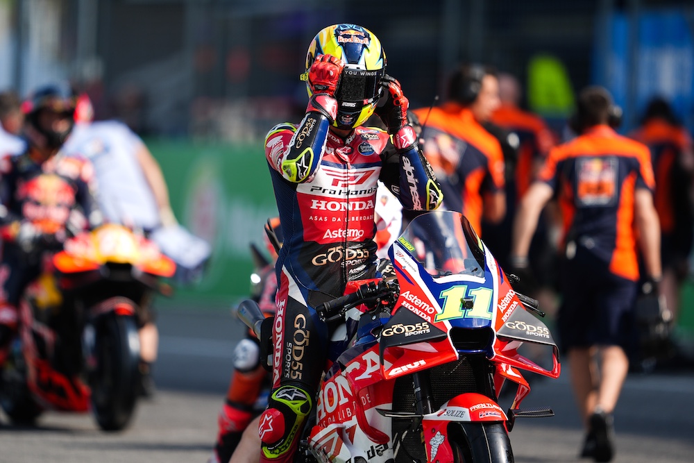 Rookie Diogo Moreira Raced in Marc Márquez’s Gloves for MotoGP Debut