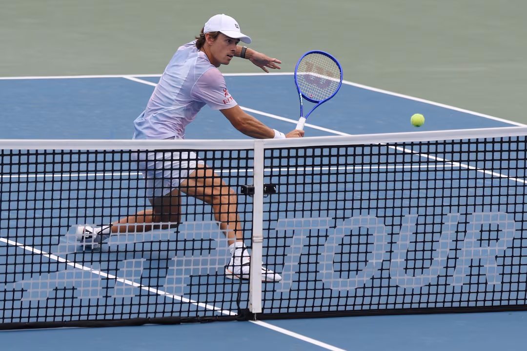 De Minaur Overcomes Tsitsipas to Begin Washington Title Defence