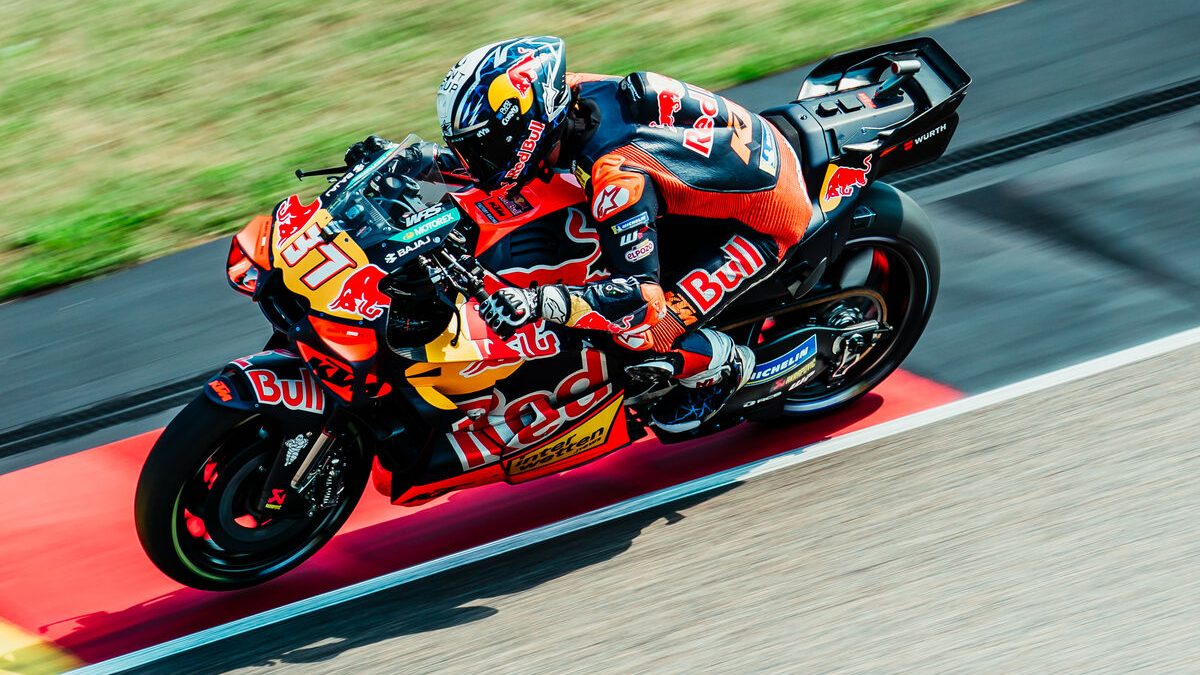 Acosta leaves KTM in pursuit of MotoGP title dream with Ducati switch
