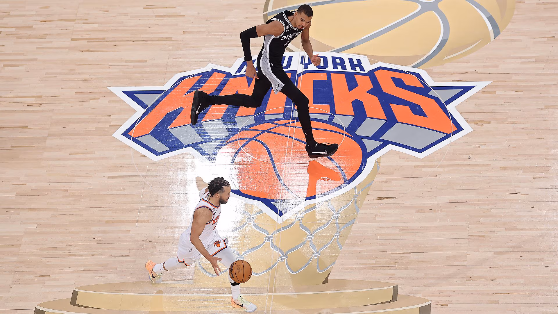 Knicks Seize 3-1 Lead After Stunning Rally Against Spurs