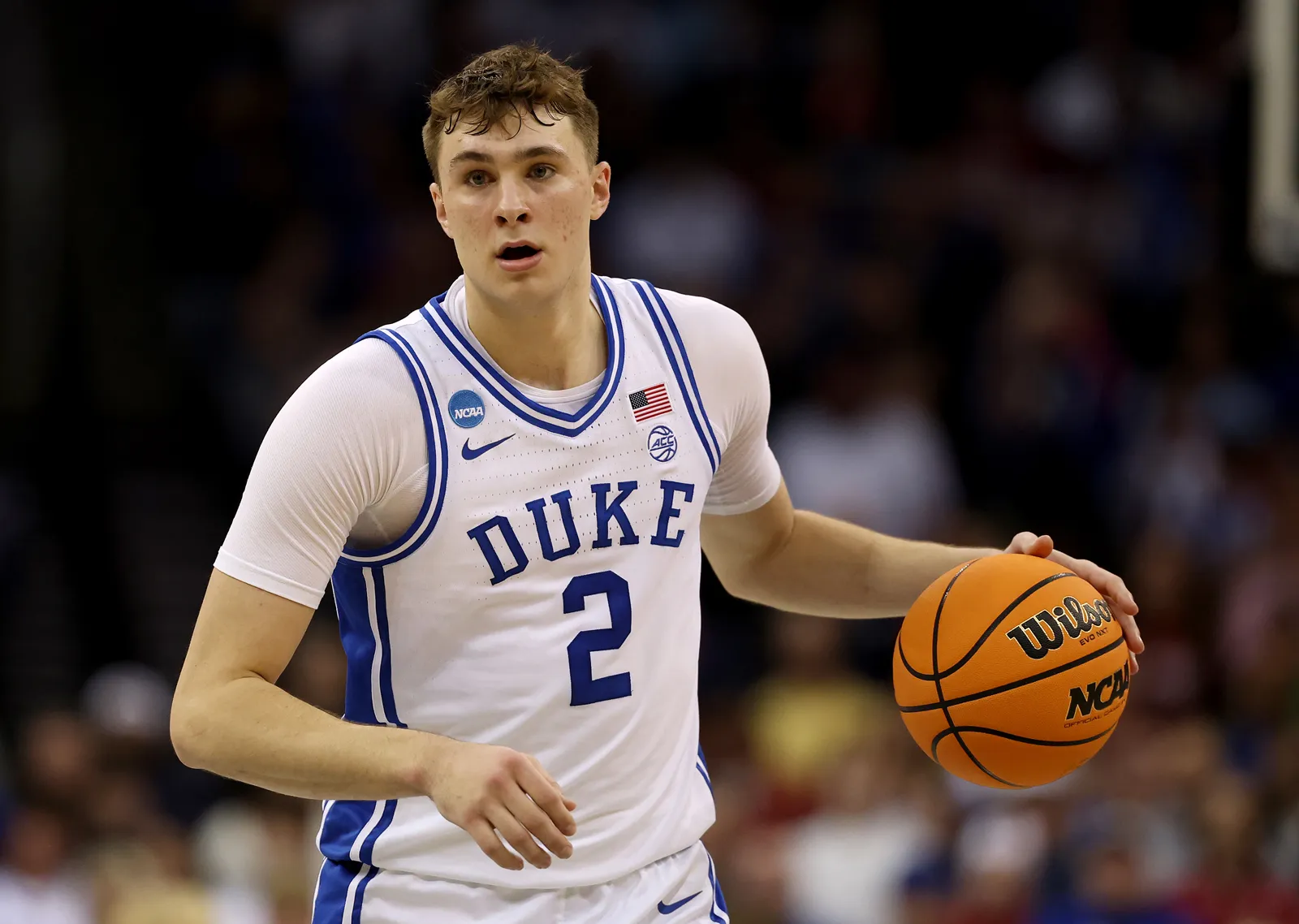 Flagg Breaks LeBron’s Teen Scoring Mark in Dallas Defeat