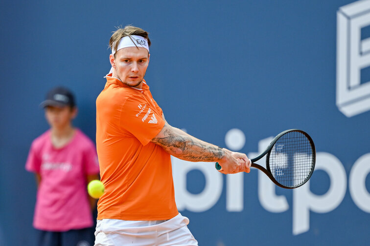 Bublik stays on course as upsets shake up Kitzbühel quarter-final lineup