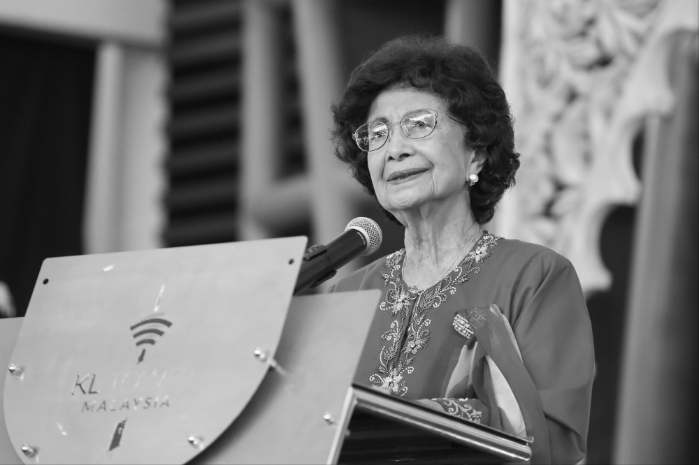 Siti Hasmah Remembered as Malaysian Badminton’s Beloved No. 1 Supporter