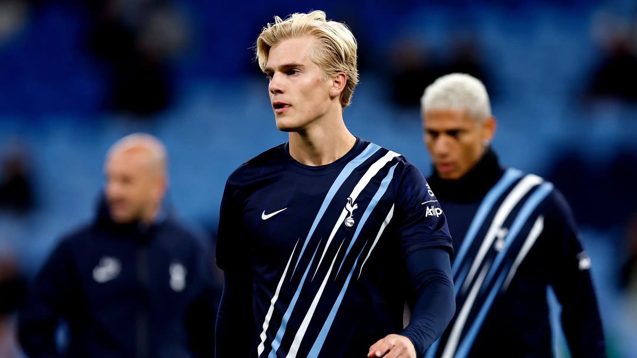 Barcelona Revive Lucas Bergvall Interest as Napoli and Juventus Eye Tottenham Midfielder