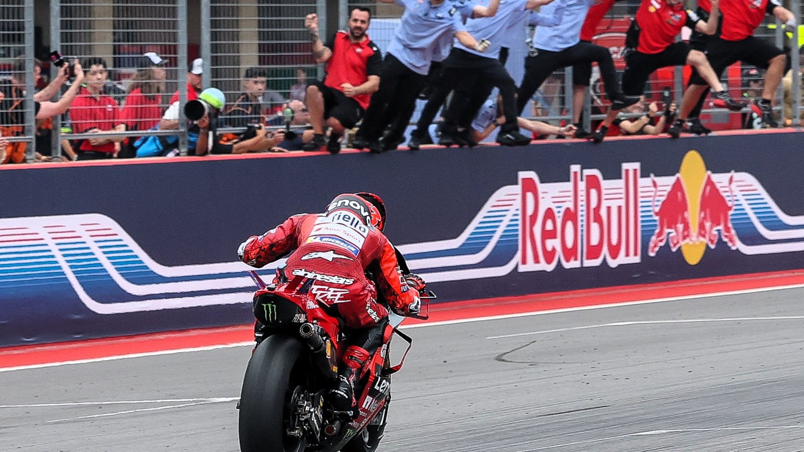 Bagnaia’s Tyre Troubles Expose Ducati GP26 Weakness on Race Day