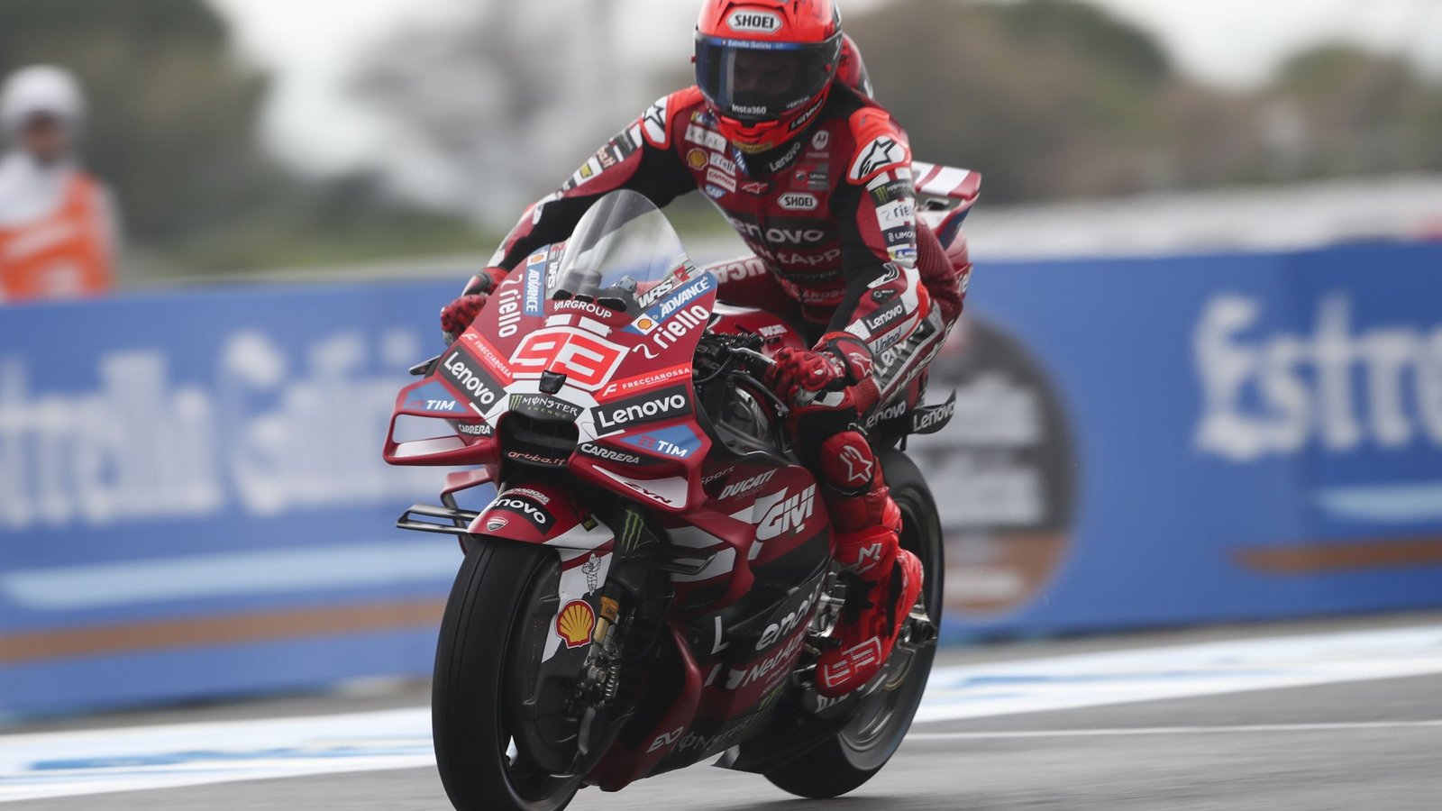 Márquez Wins Chaotic Jerez Sprint as Pitlane Shortcut Sparks Debate