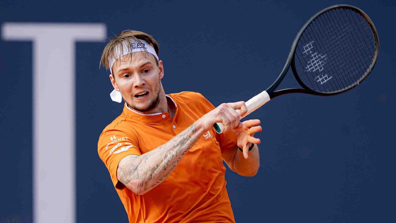 Bublik Books Kitzbühel Semi-final Spot Despite Bizarre Service Game