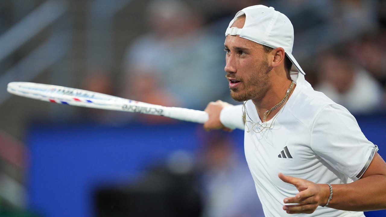 Jacquet Stuns Again as Hangzhou Open Semi-Finals Take Shape