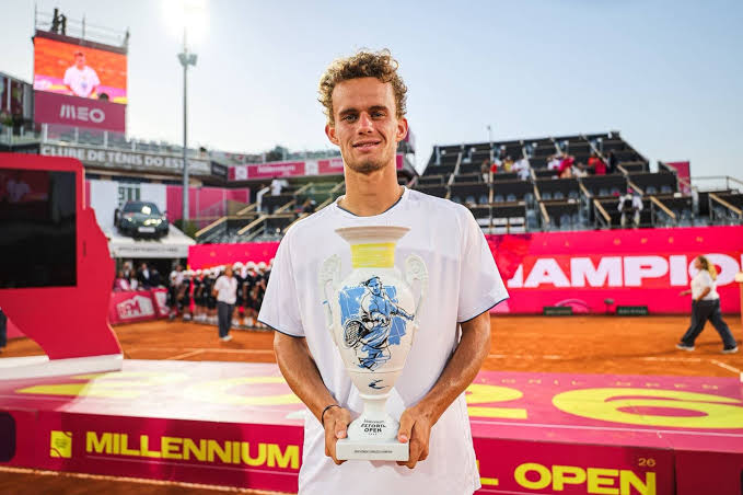 Van Assche Claims Maiden ATP Title with Hard-fought Victory in Estoril