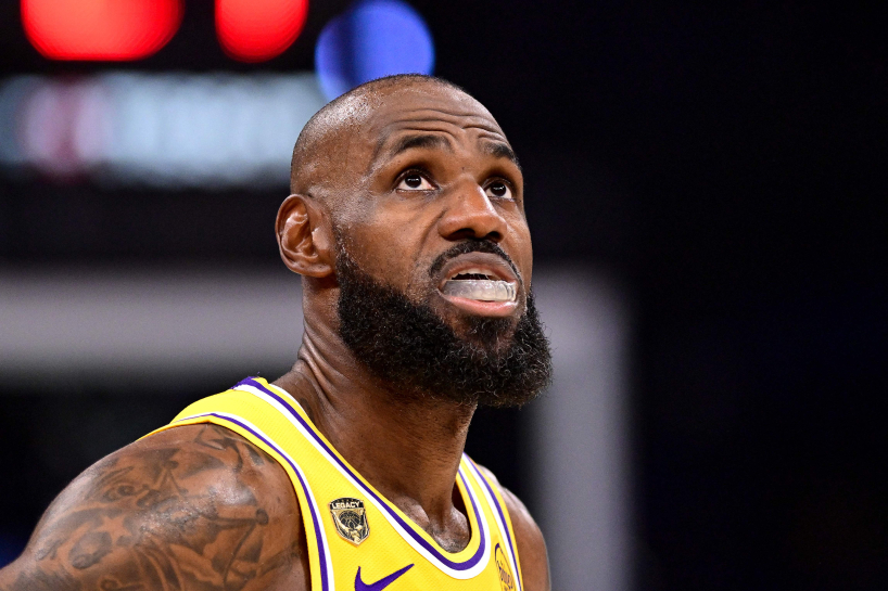 Lakers Yet to Make Contract Offer as LeBron James Free Agency Stalls