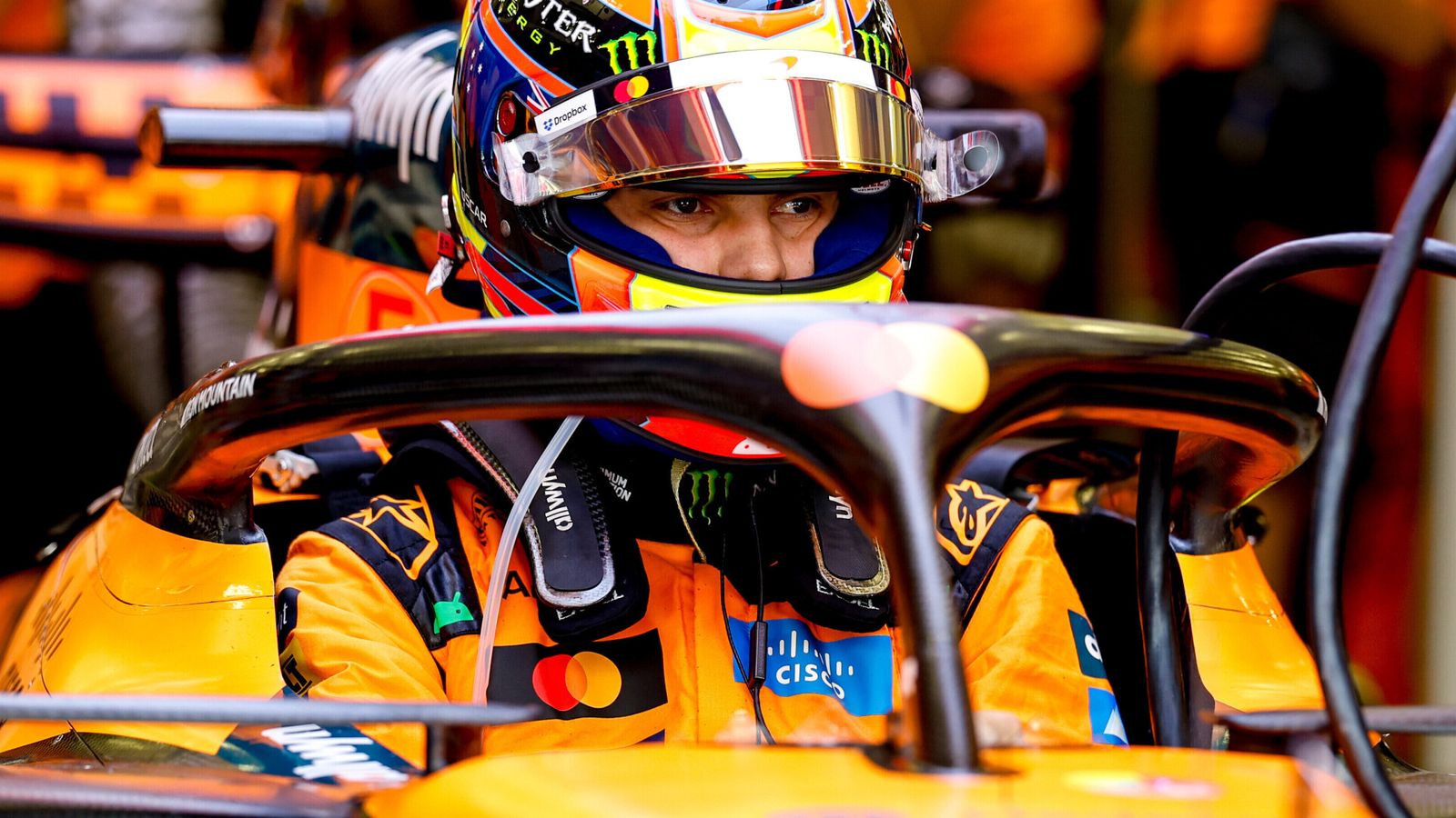 Piastri Shines at Home as McLaren Tops Opening Practice in Melbourne