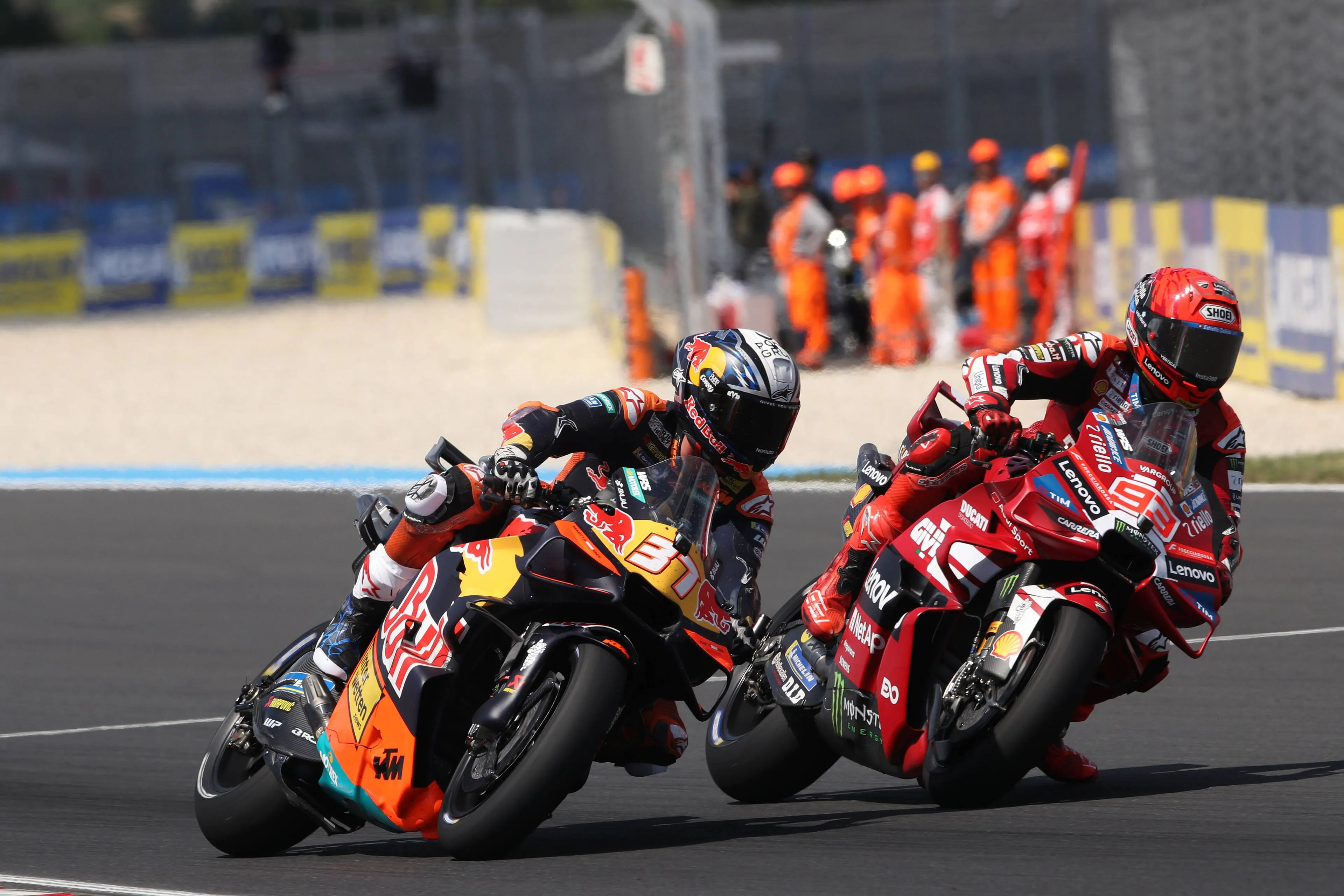 Acosta Closes In on Marquez as Hungarian GP Duel Fuels Maiden Win Hopes