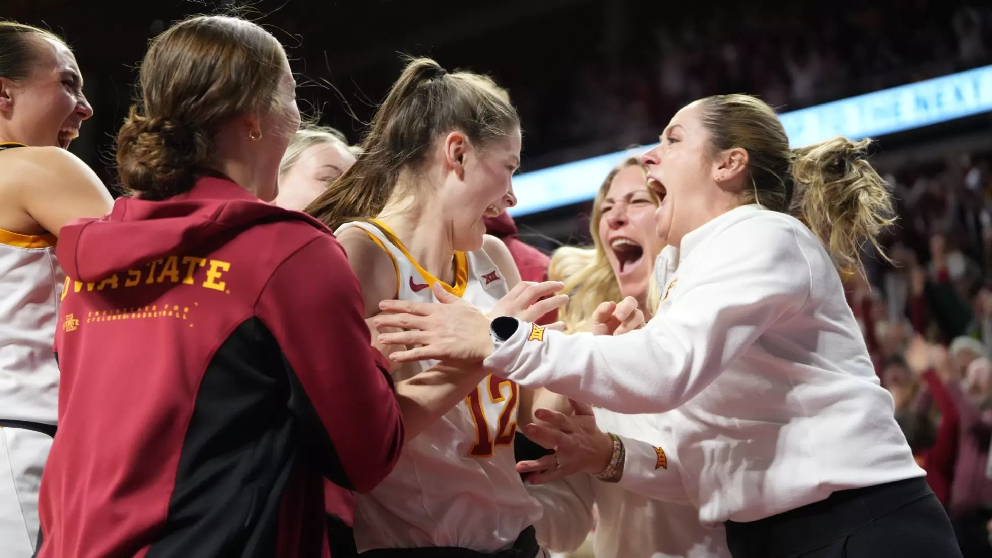 Hare’s Last-Second 3 Lifts Cyclones Over Jayhawks, 79-76