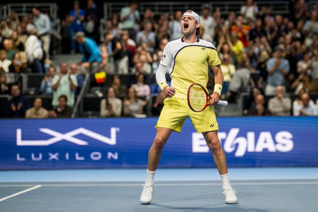 Zizou Bergs Opens Brussels Campaign with Straight-Sets Win as Chidekh Claims First Tour Victory