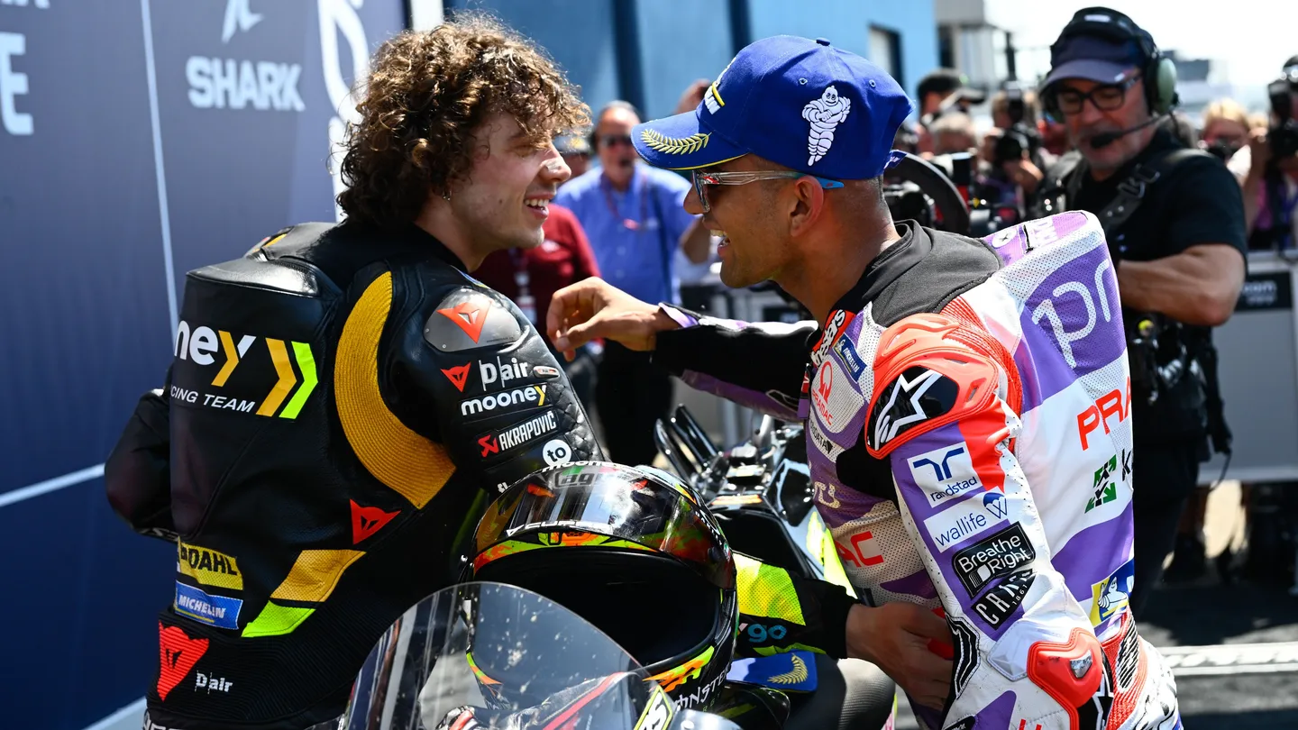 Aprilia Braced for Early Contract Talks as Rivals Target Martin and Bezzecchi